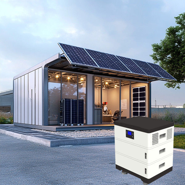 Microgrid inteligente com baterias LFP para eficiência de saída AC de fase única e de três fases